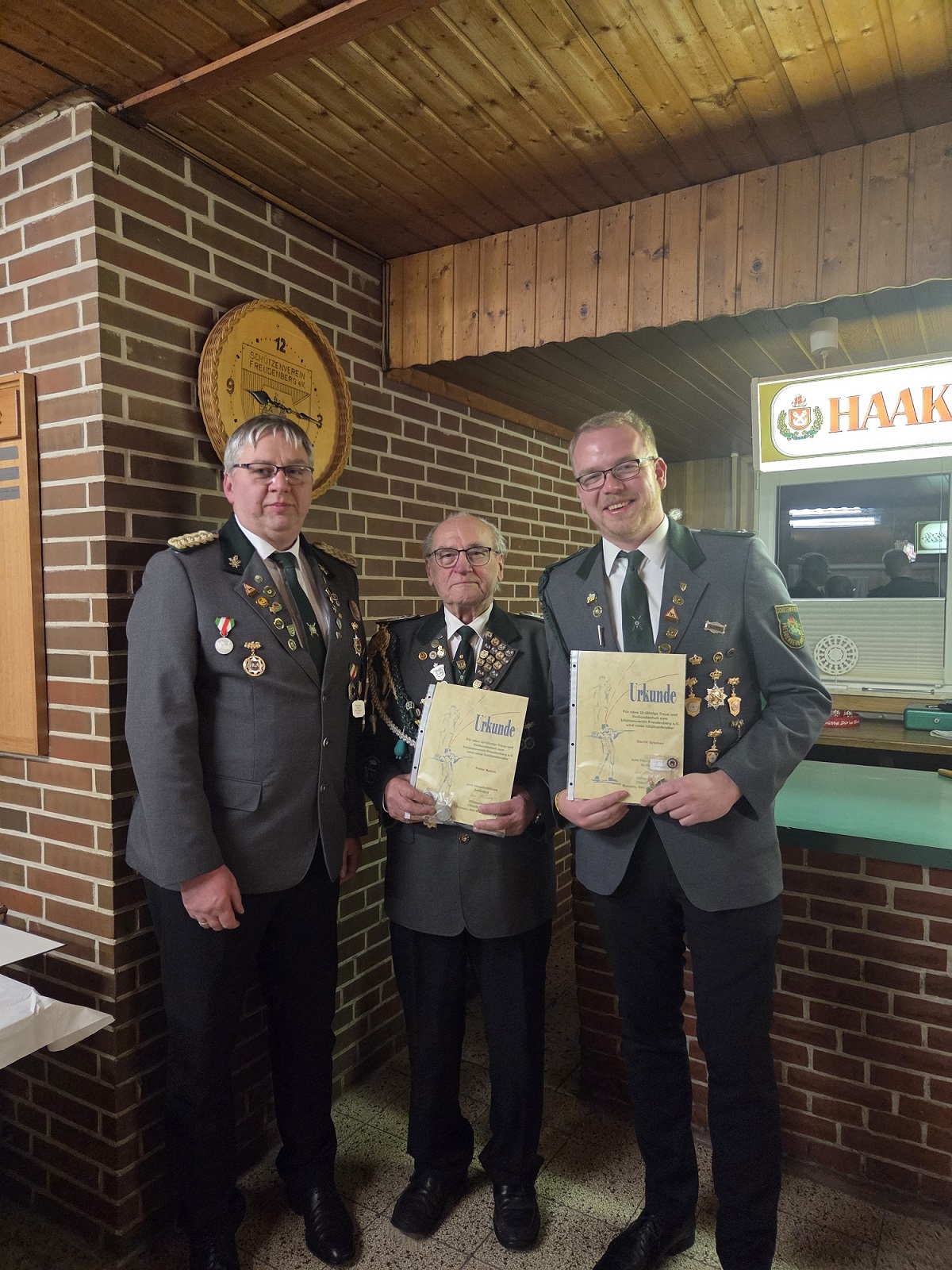 Bild "Aktuelles:Ehrung2026_Gerrit_Bremer_Peter_Kalas_25_Jahre.jpg"